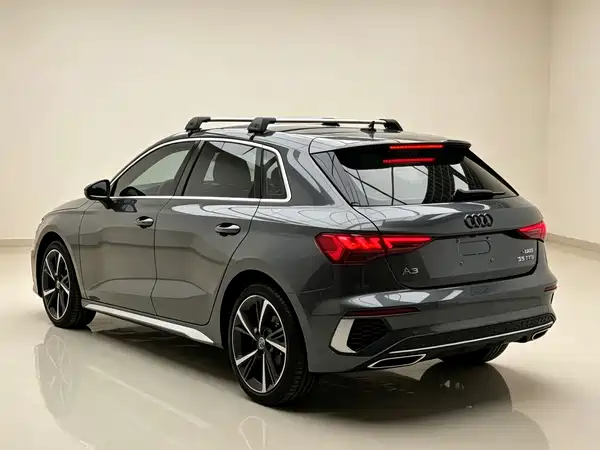 Audi A3 2023, фото 2