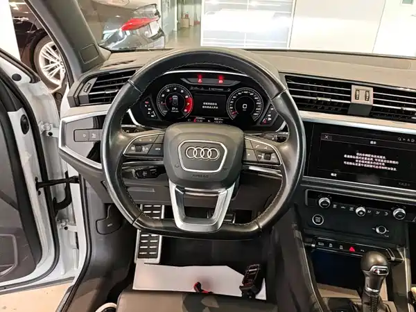 Audi Q3 2024, фото 10