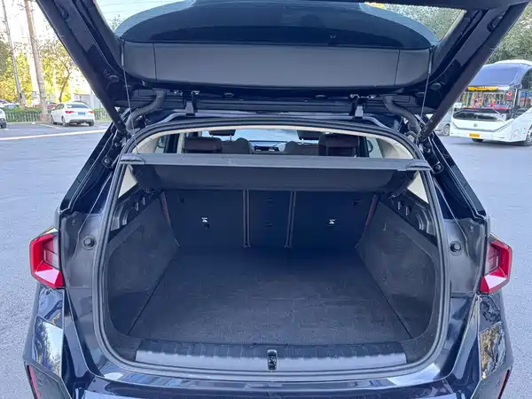 BMW iX1 2023, фото 14