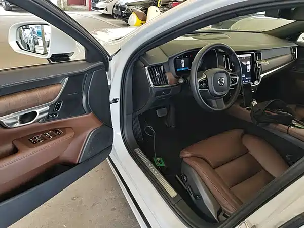 Volvo S90 2023, фото 11
