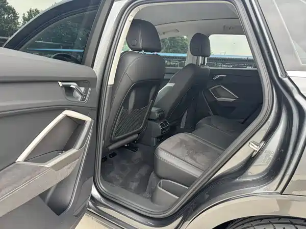Audi Q3 2023, фото 15