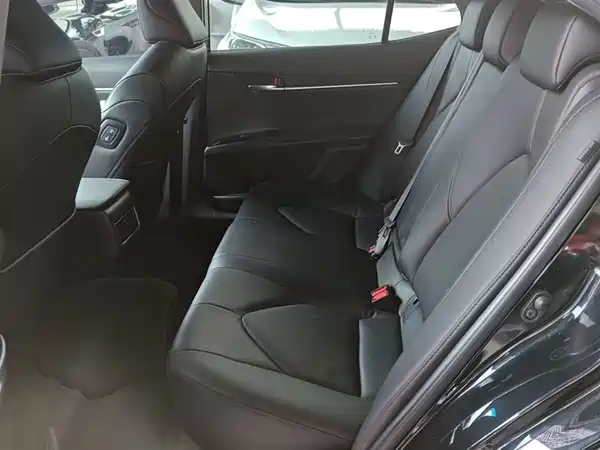 Toyota Camry 2021, фото 16