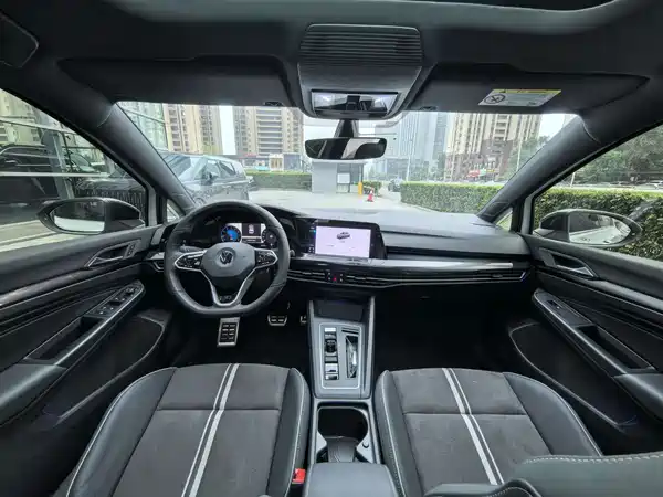 Volkswagen Golf 2023, фото 11