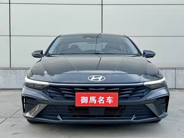 Hyundai Elantra 2023, фото 2