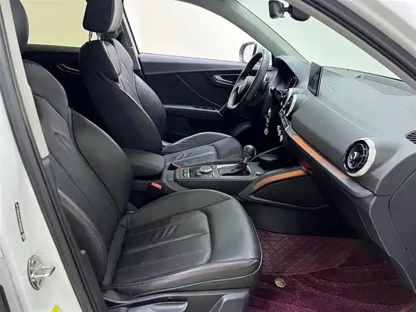 Audi Q2L 2022, фото 15