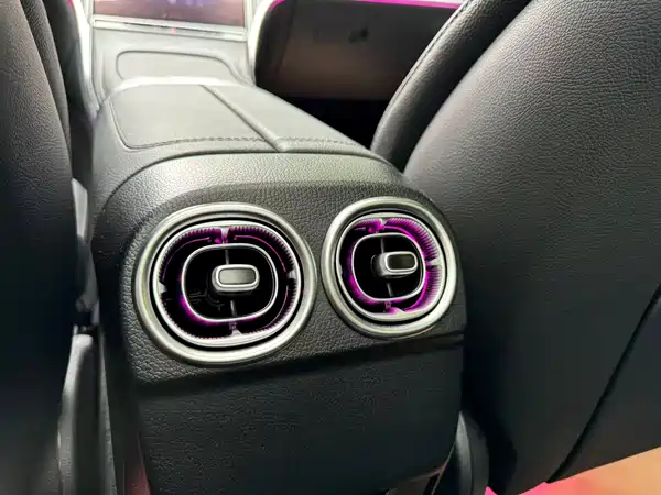 Mercedes-Benz C-Class 2023, фото 11