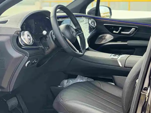 Mercedes-Benz EQS SUV 2025, фото 13