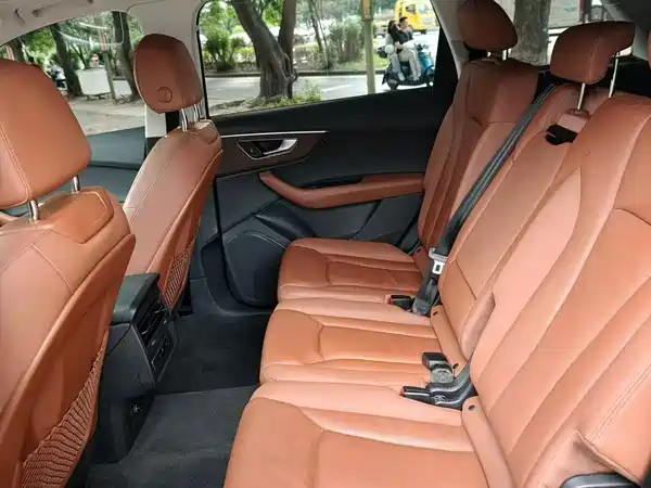 Audi Q7 2022, фото 6