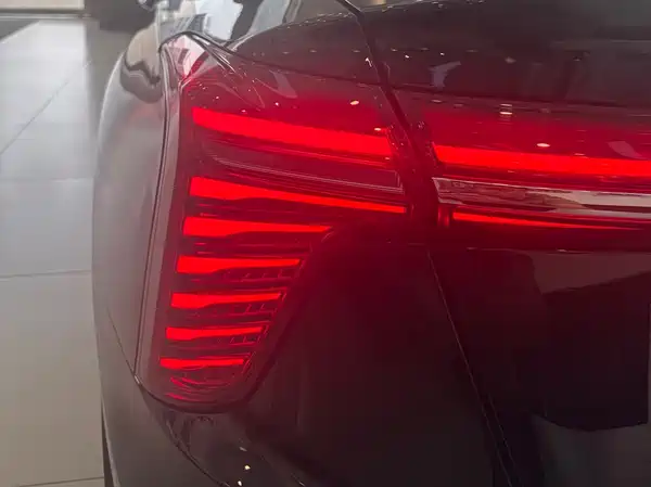 Hongqi H5 2024, фото 6