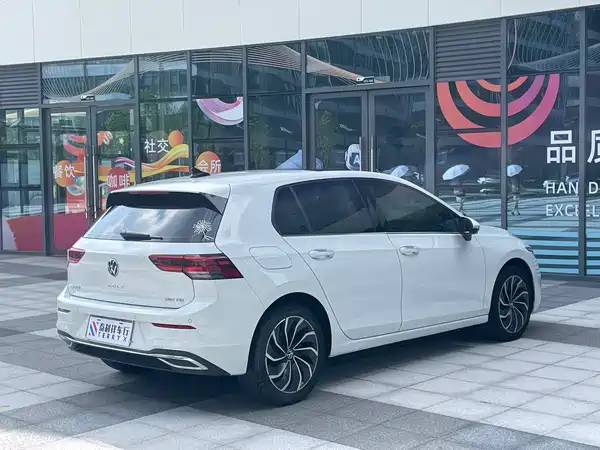 Volkswagen Golf 2023, фото 7
