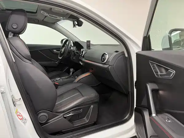 Audi Q2L 2023, фото 15