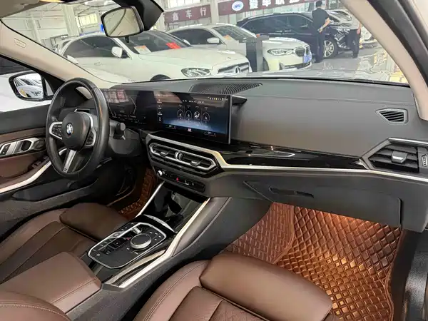 BMW 3 Series 2023, фото 18