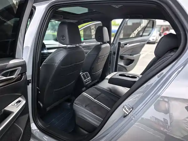 Volkswagen Golf 2023, фото 9