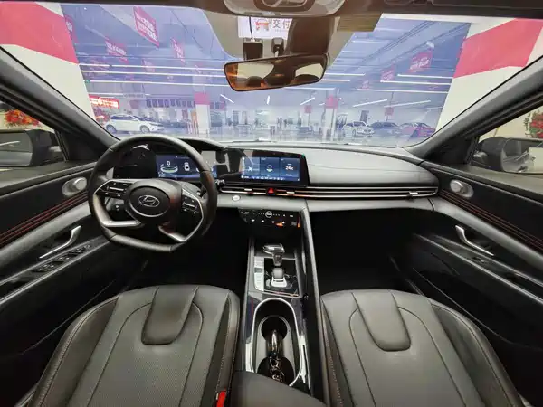 Hyundai Elantra 2022, фото 8