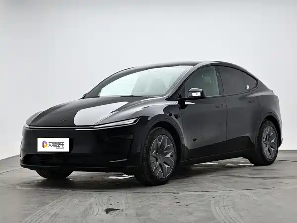 Tesla Model Y L 2025