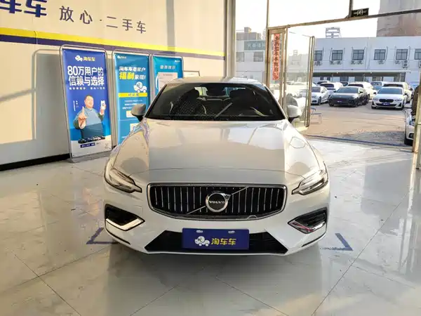 Volvo S60 2026, фото 2