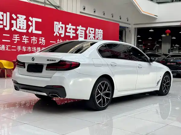 BMW 5 Series 2022, фото 7