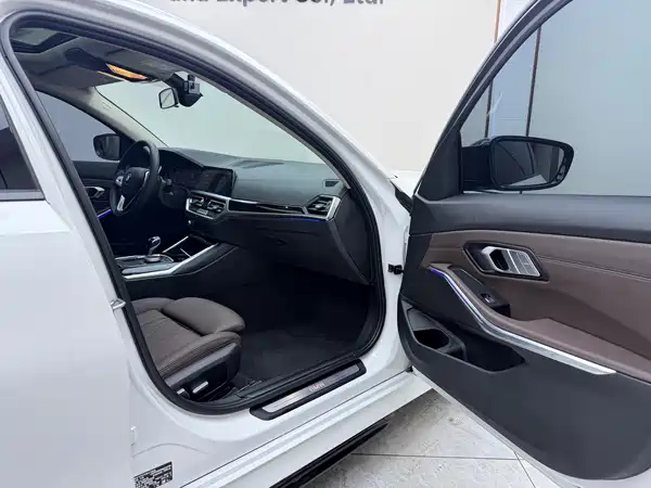 BMW 3 Series 2022, фото 15