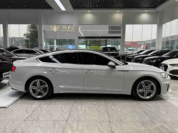 Audi A5 2022, фото 7