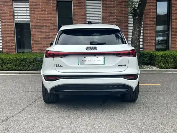 Audi Q6L e-tron 2025, фото 11