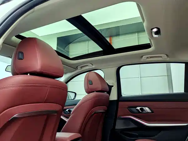 BMW 3 Series 2023, фото 7