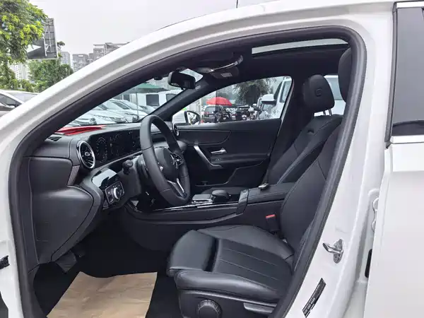 Mercedes-Benz A-Class 2023, фото 9