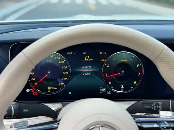 Mercedes-Benz E-Class 2023, фото 13