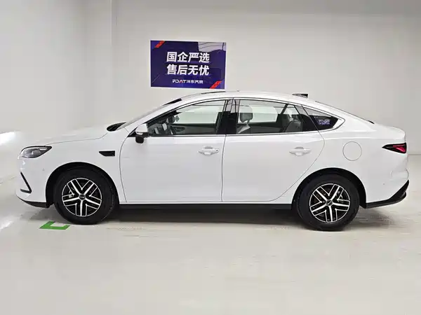 BYD Seal 05 DM-i 2025, фото 9