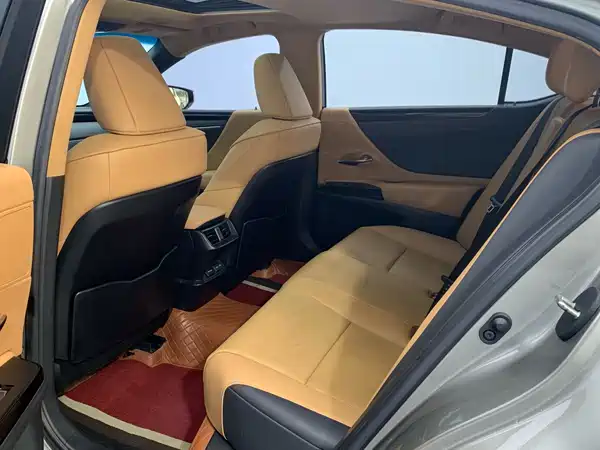 Lexus ES 2022, фото 10