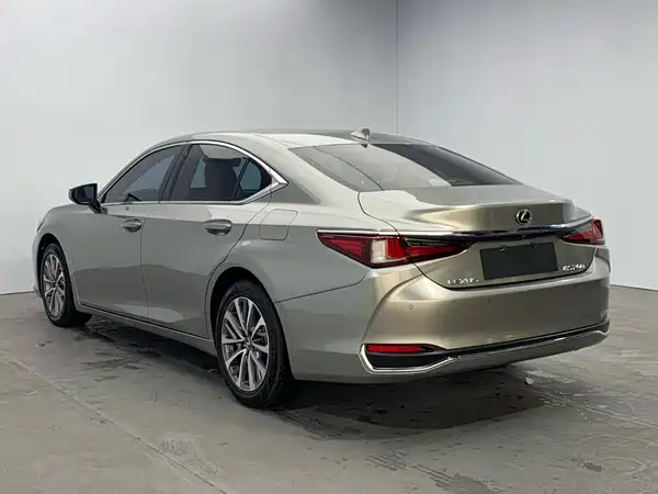 Lexus ES 2022, фото 5