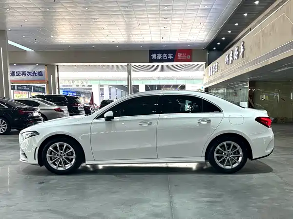 Mercedes-Benz A-Class 2022, фото 17
