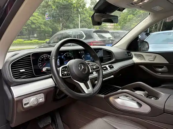 Mercedes-Benz GLE 2023, фото 13