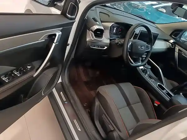 Geely Coolray 2023, фото 15