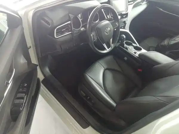 Toyota Camry 2022, фото 11