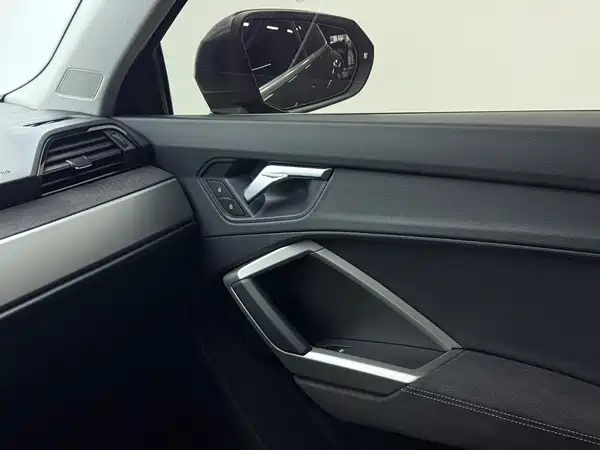 Audi Q3 2022, фото 11
