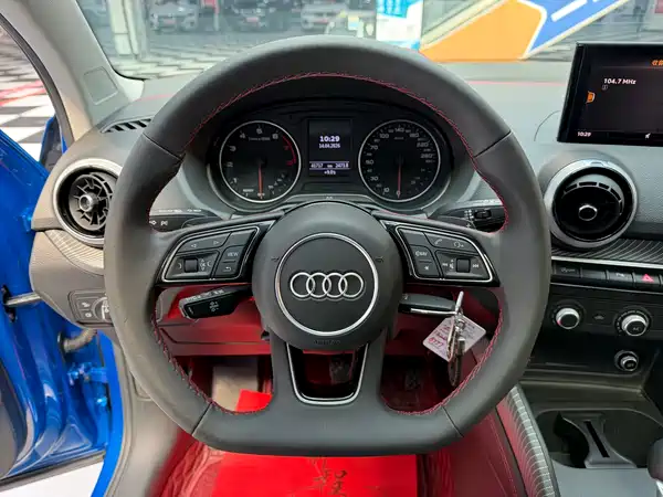 Audi Q2L 2022, фото 8