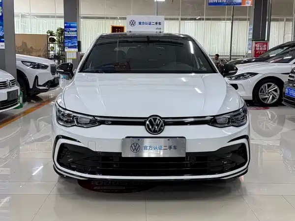 Volkswagen Golf 2023, фото 2