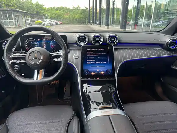Mercedes-Benz C-Class 2025, фото 3