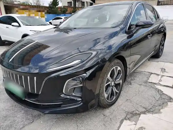 Hongqi E-QM5 2023