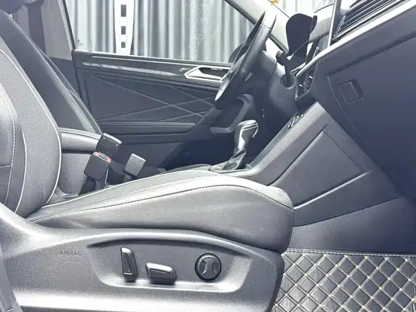Volkswagen Tiguan L 2023, фото 5