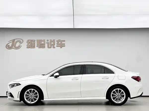 Mercedes-Benz A-Class 2022, фото 12