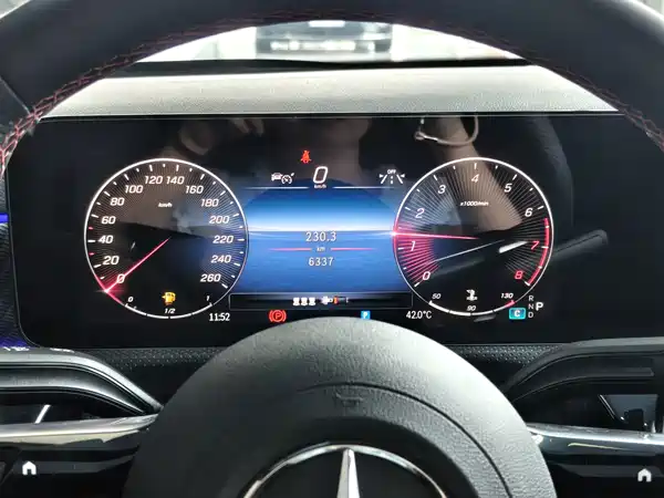 Mercedes-Benz A-Class 2025, фото 9