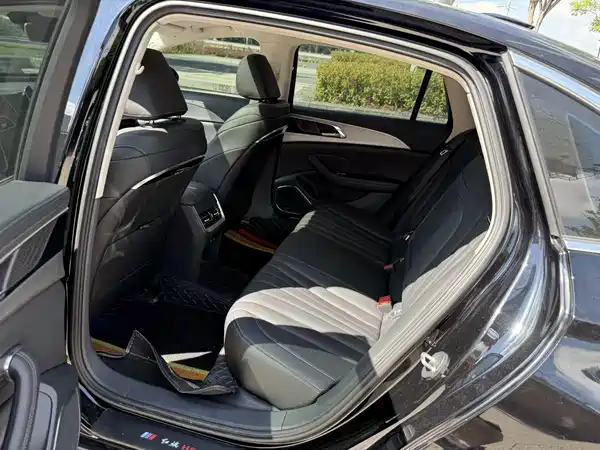 Hongqi H5 2023, фото 9