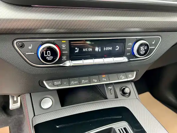 Audi Q5L 2022, фото 20