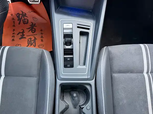 Volkswagen Golf 2023, фото 11