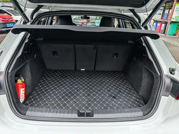 Audi A3 2023, фото 9