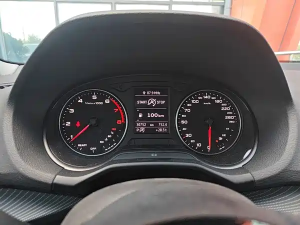 Audi Q2L 2022, фото 11