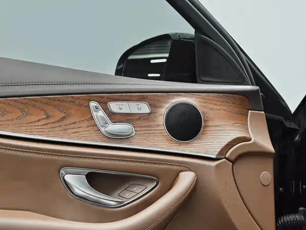 Mercedes-Benz E-Class PHEV 2022, фото 24