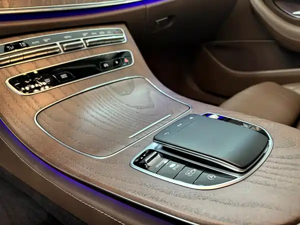 Mercedes-Benz E-Class 2022, фото 21