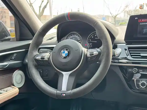 BMW 1 Series 2023, фото 8